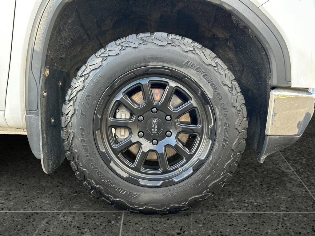 Used 2021 GMC Sierra 1500 SLE w/ X31 Off-Road Package AWD/4WD image 10