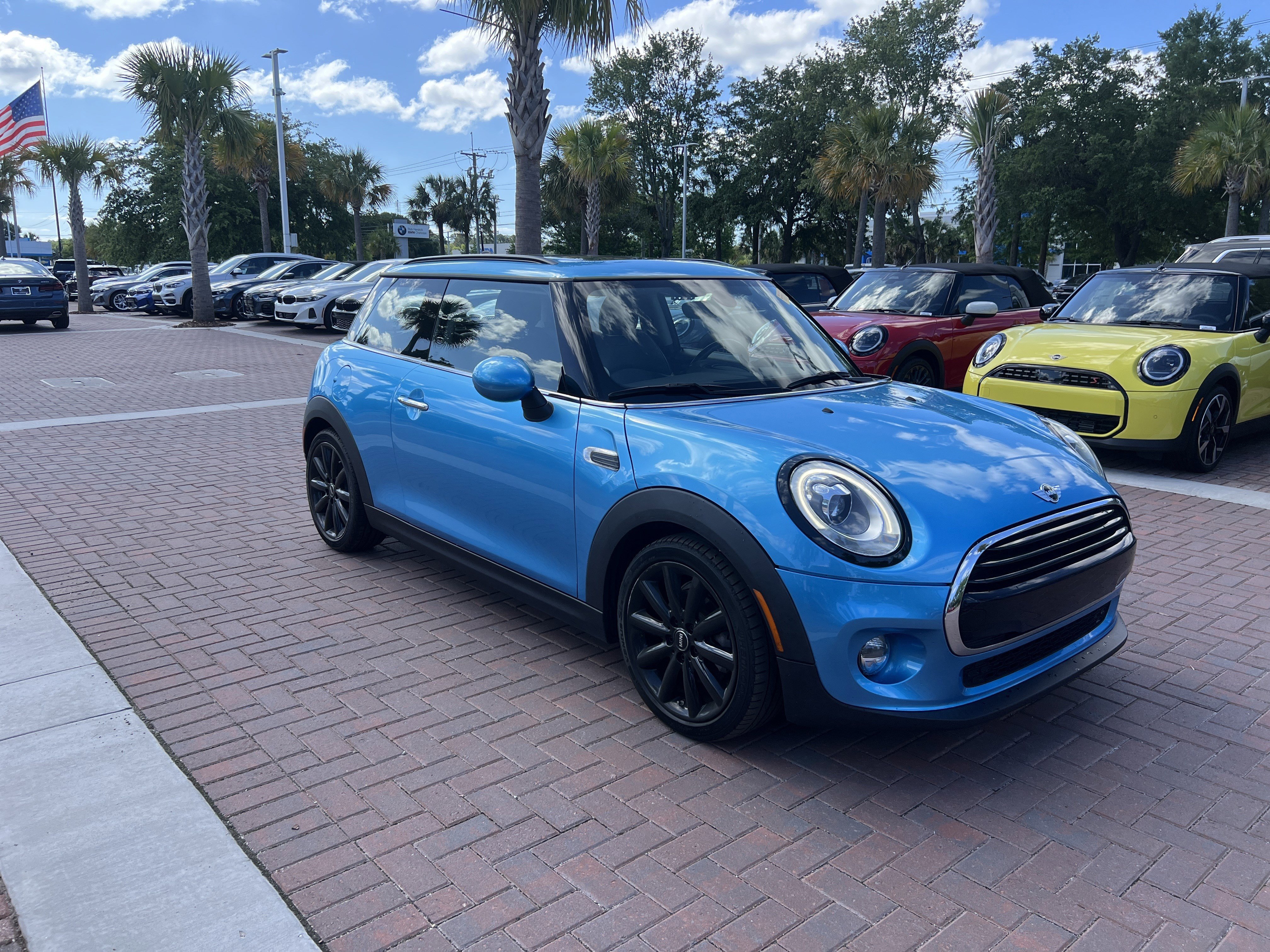 Used 2017 MINI Cooper 2-Door Hardtop FWD image 2