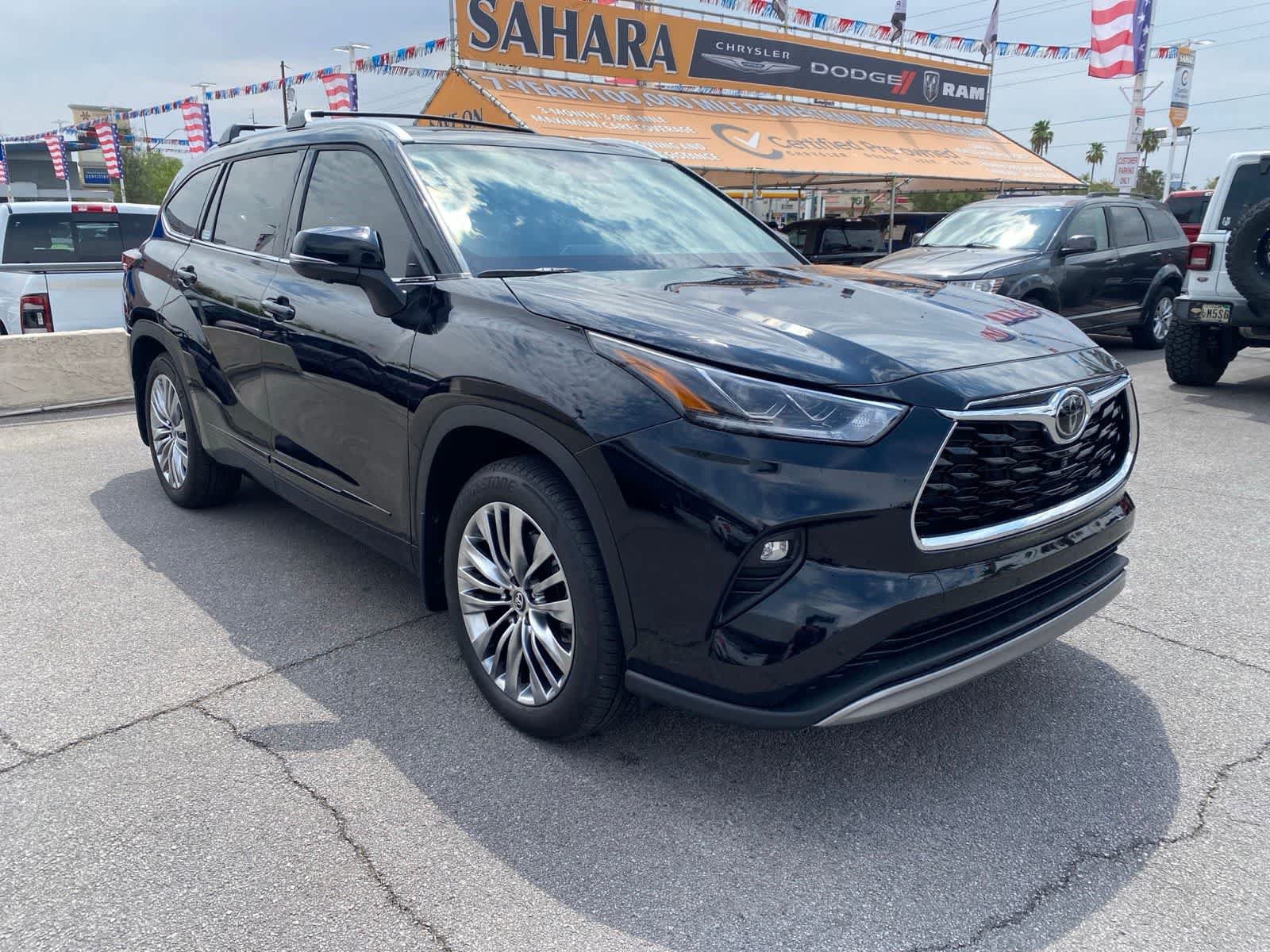 Used 2025 Toyota Highlander Platinum AWD/4WD image 4