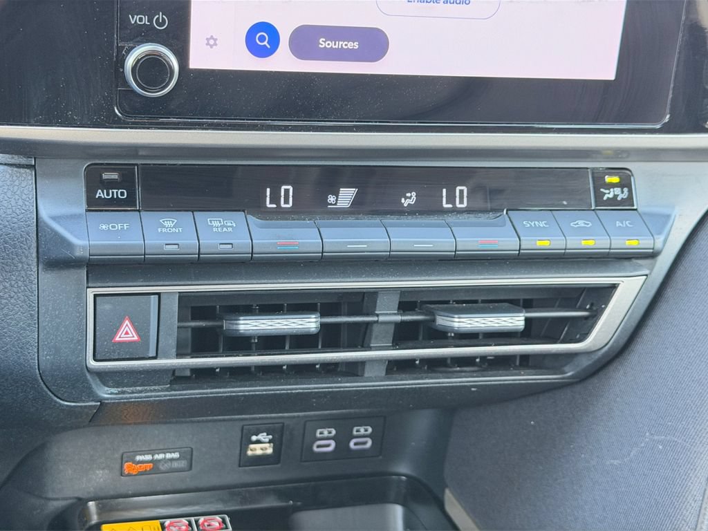 Used 2025 Toyota Camry LE FWD image 22