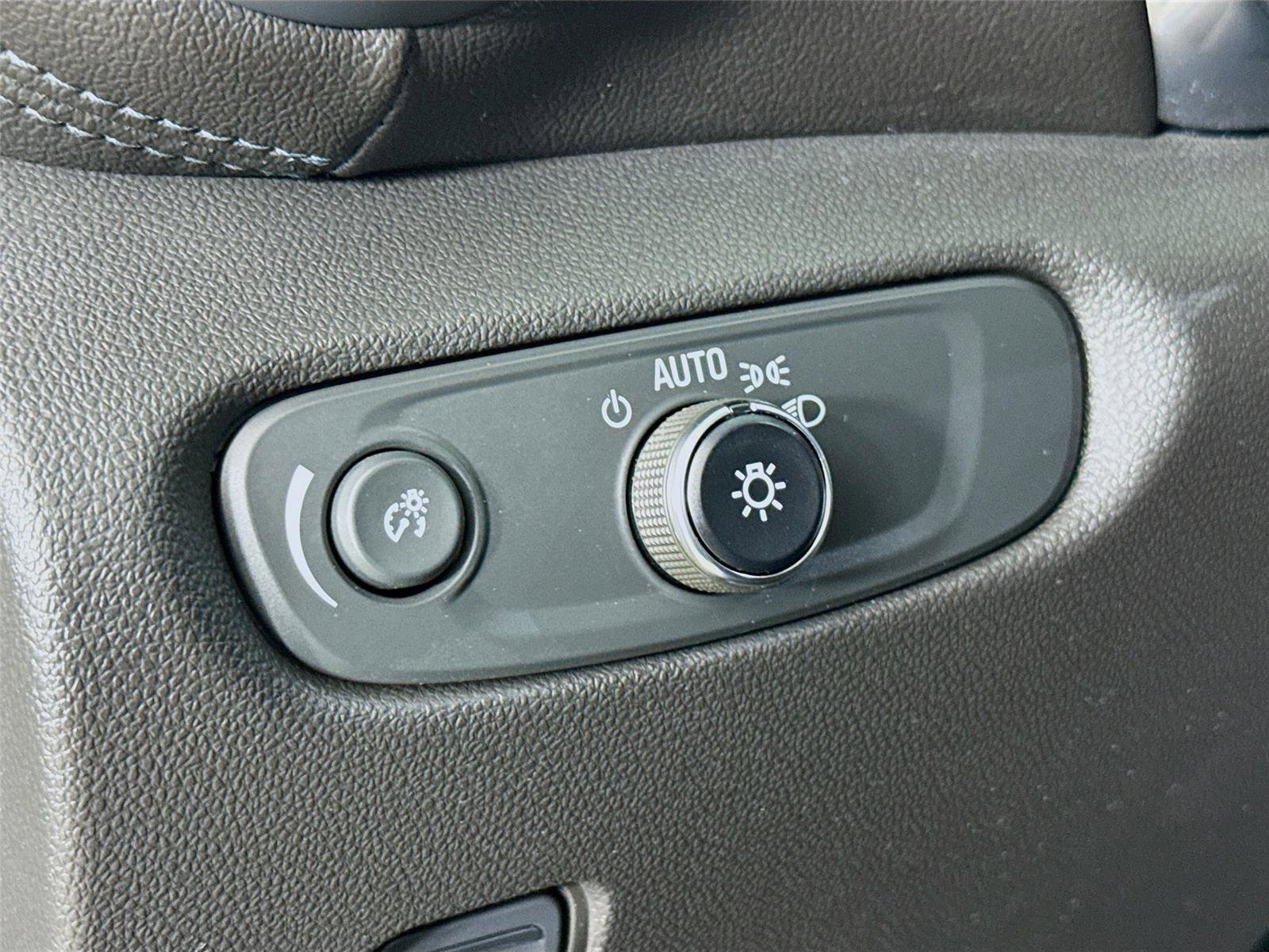 Used 2022 Chevrolet Blazer LT image 11