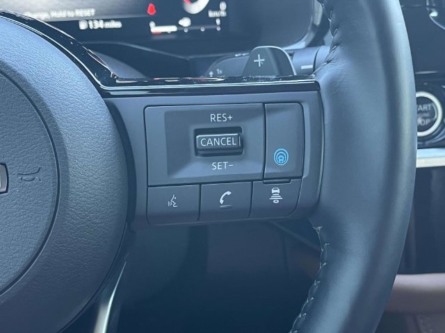 Used 2024 Nissan Pathfinder Platinum FWD image 30