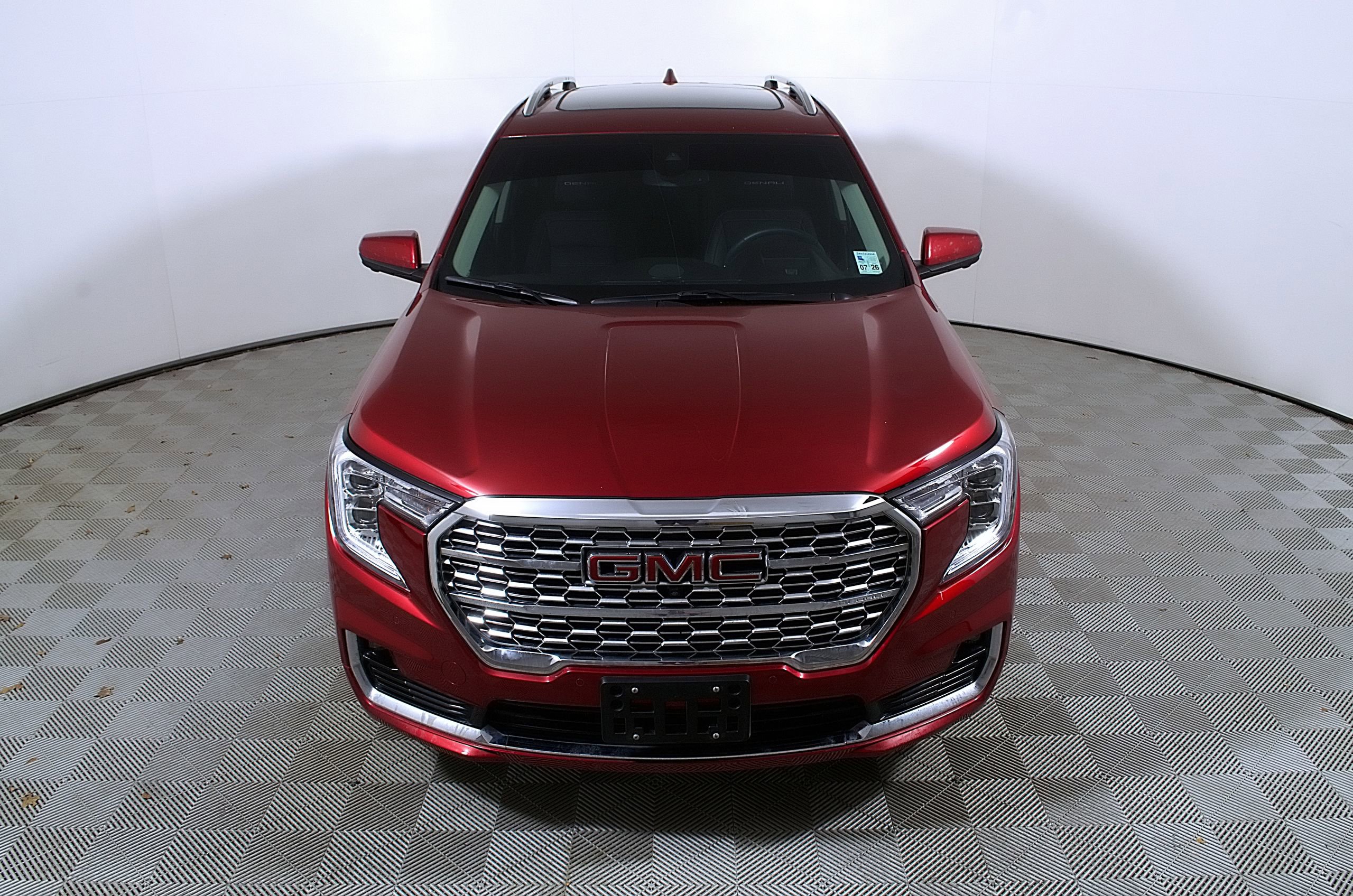 Used 2024 GMC Terrain Denali w/ Denali Premium Package AWD/4WD image 4