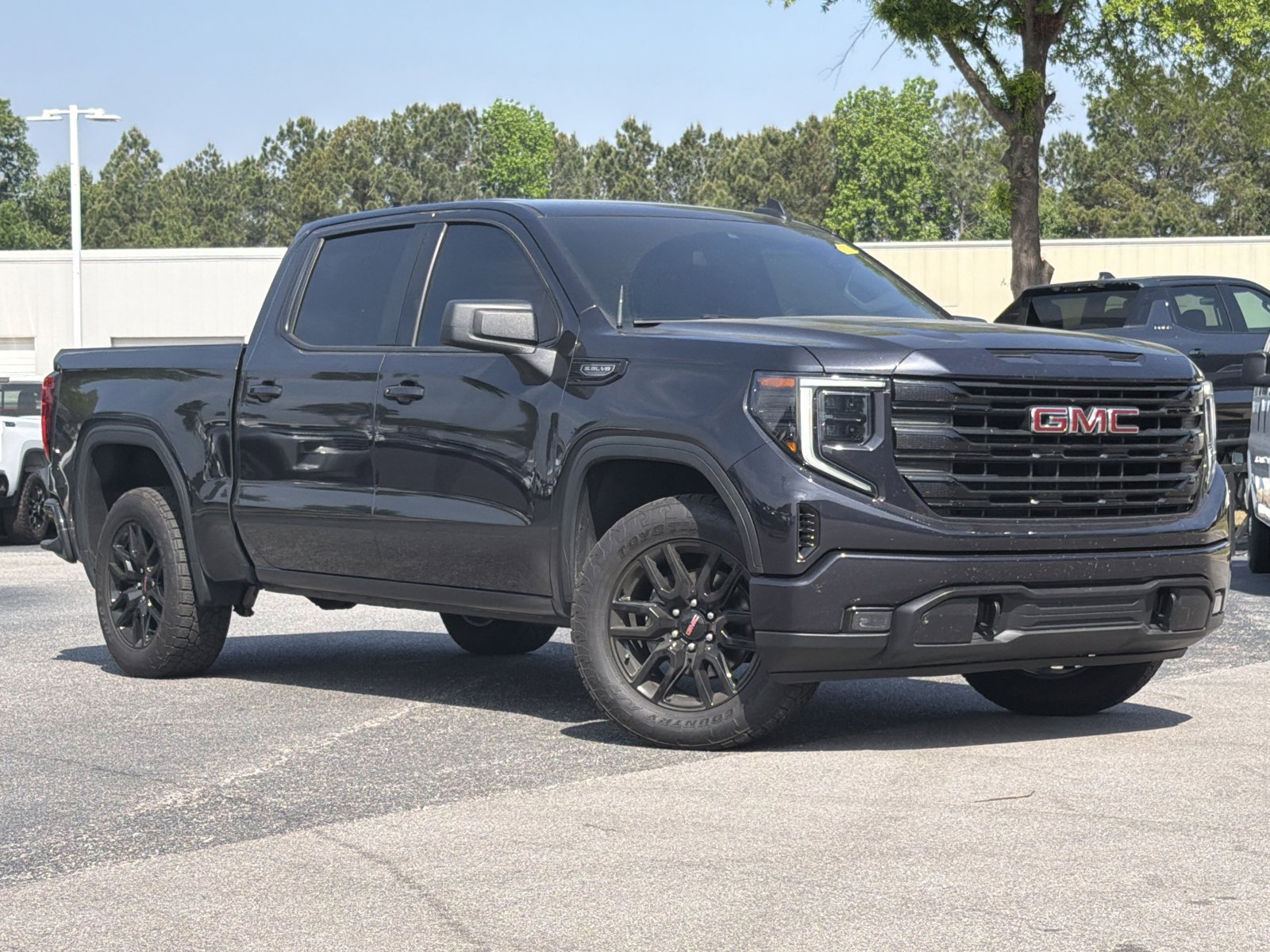 Used 2023 GMC Sierra 1500 Elevation w/ X31 Off-Road Package AWD/4WD image 5