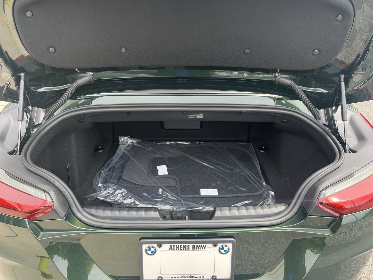 Certified 2025 BMW Z4 M40i w/ Edition RWD image 32