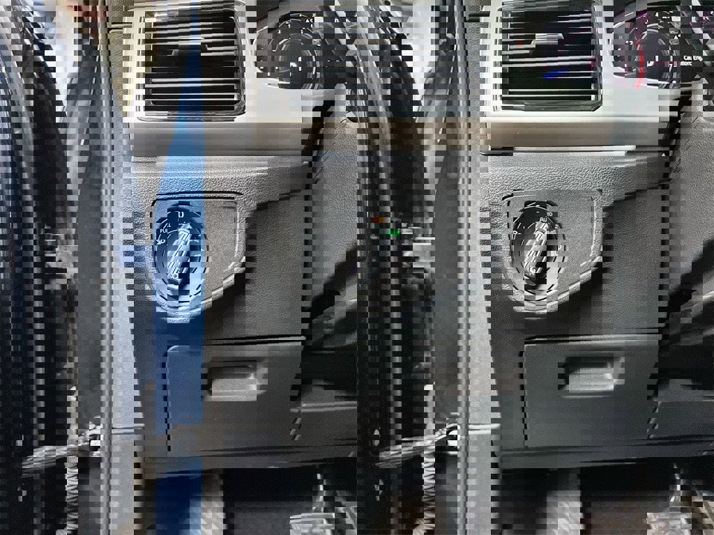 Used 2022 Volkswagen Atlas Cross Sport SEL R-Line image 14