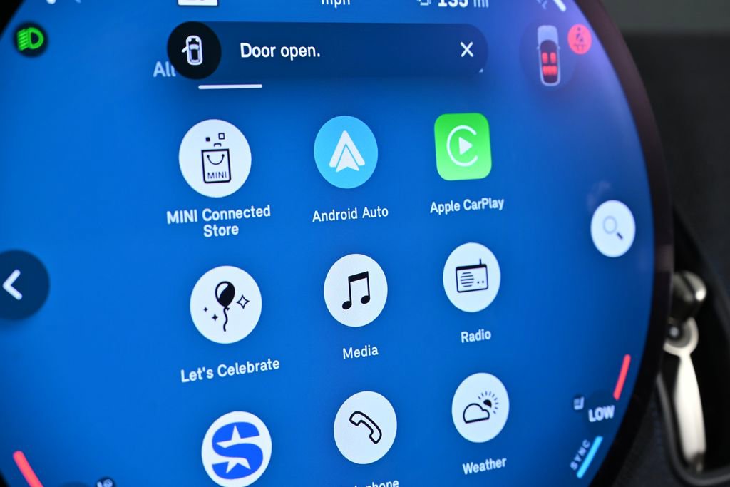 Certified 2025 MINI Cooper Countryman S image 17