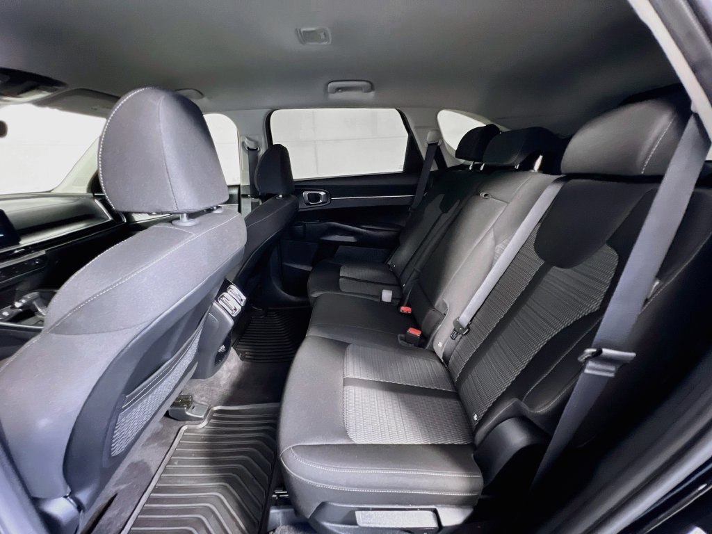 Certified 2025 Kia Sorento LX FWD image 23