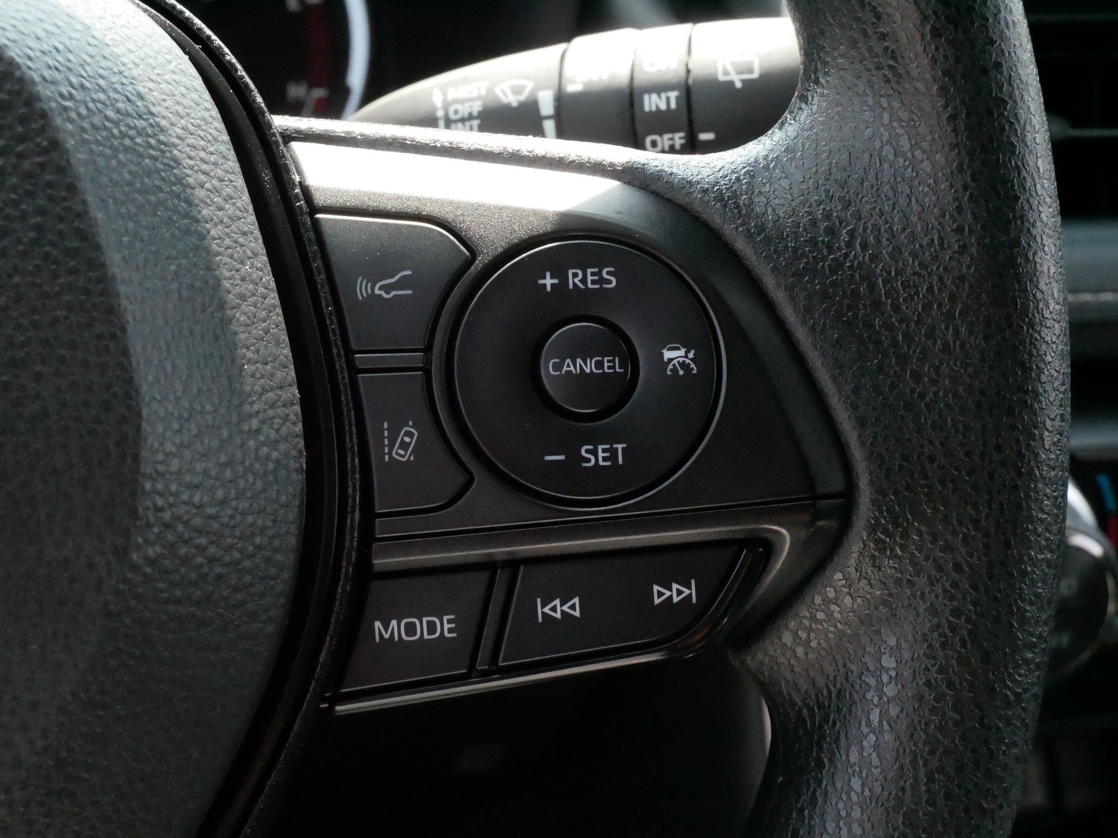 Certified 2025 Toyota RAV4 XLE AWD/4WD image 25
