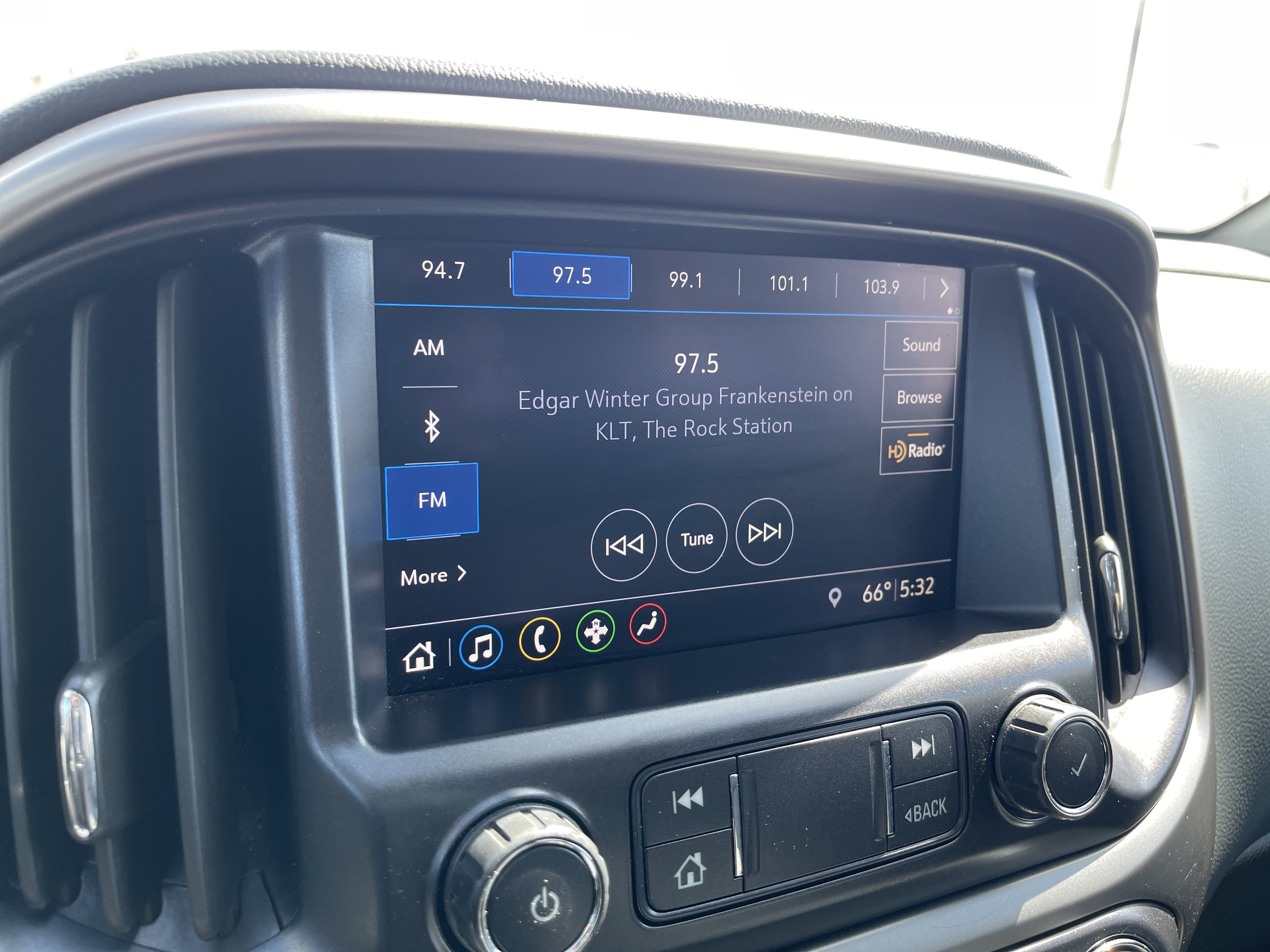 Used 2020 Chevrolet Colorado Z71 AWD/4WD image 16