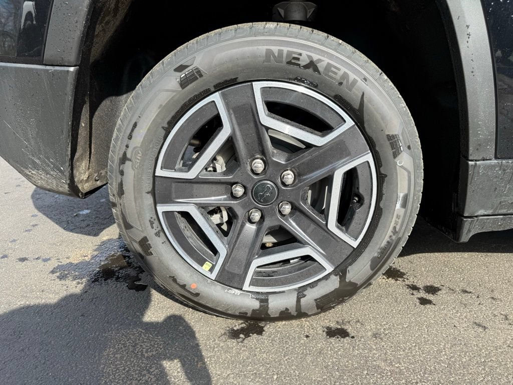 New 2026 Jeep Cherokee Laredo AWD/4WD image 41