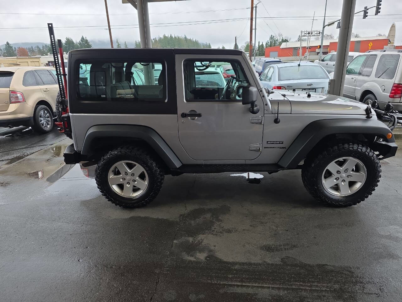 Used 2018 Jeep Wrangler Sport image 2