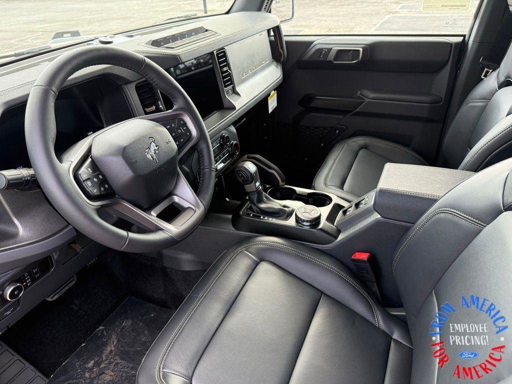 New 2025 Ford Bronco Badlands image 11