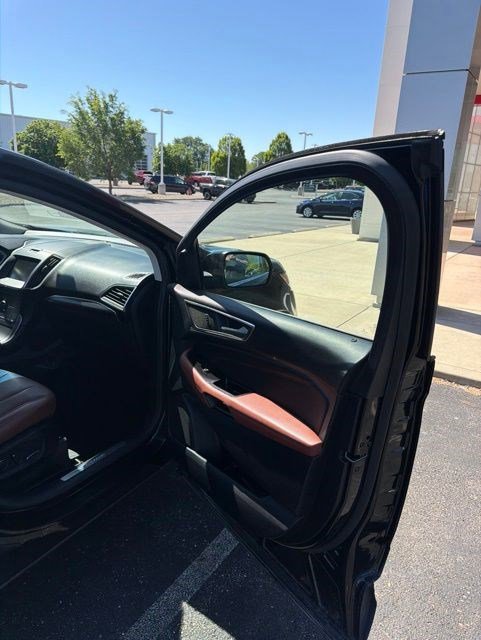 Used 2015 Ford Edge Titanium w/ Equipment Group 302A FWD image 10