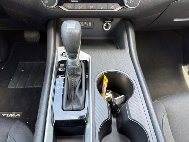 Used 2025 Nissan Altima 2.5 SV FWD image 28