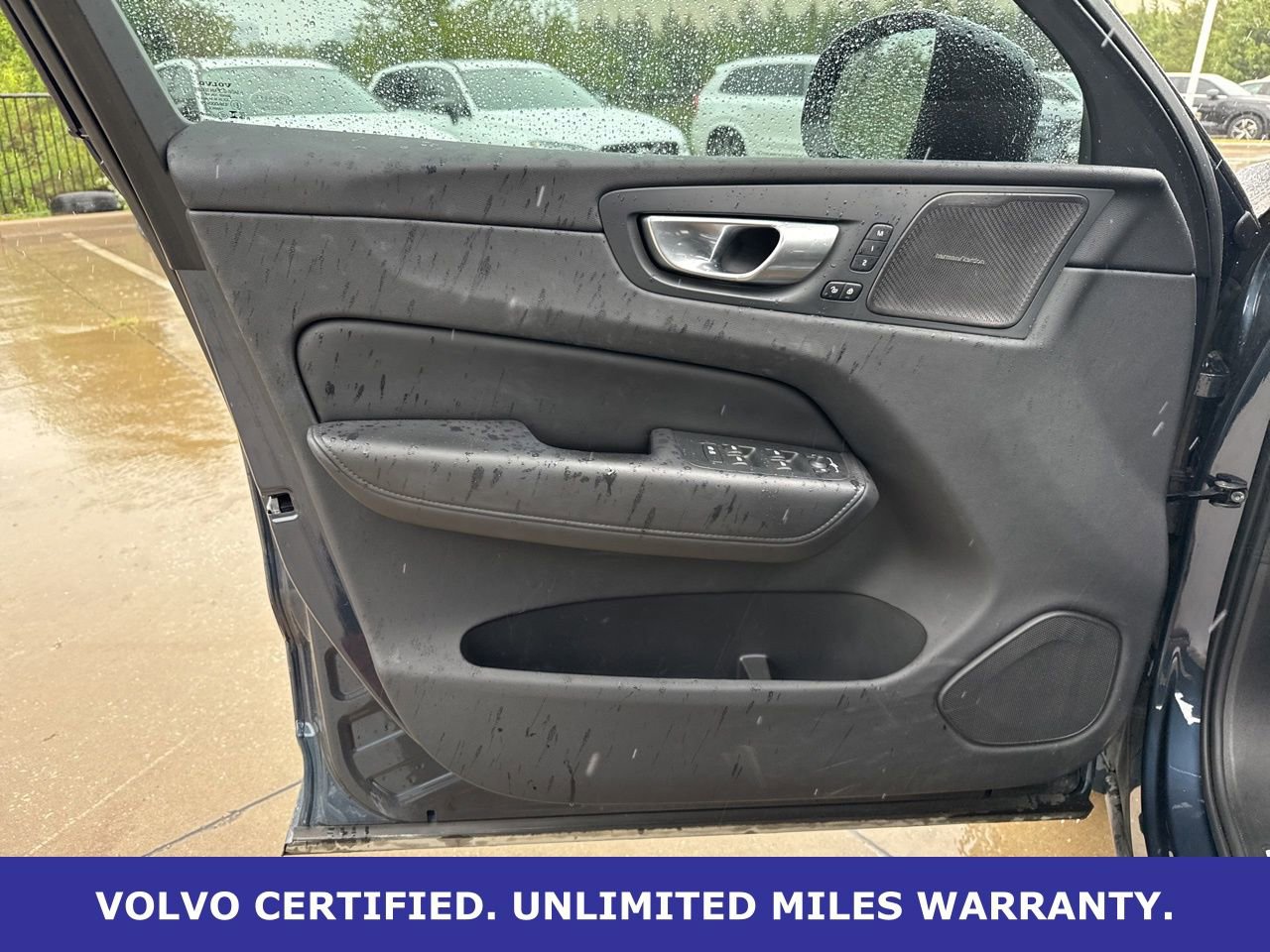 Certified 2024 Volvo XC60 B5 Plus w/ Climate Package AWD/4WD image 17