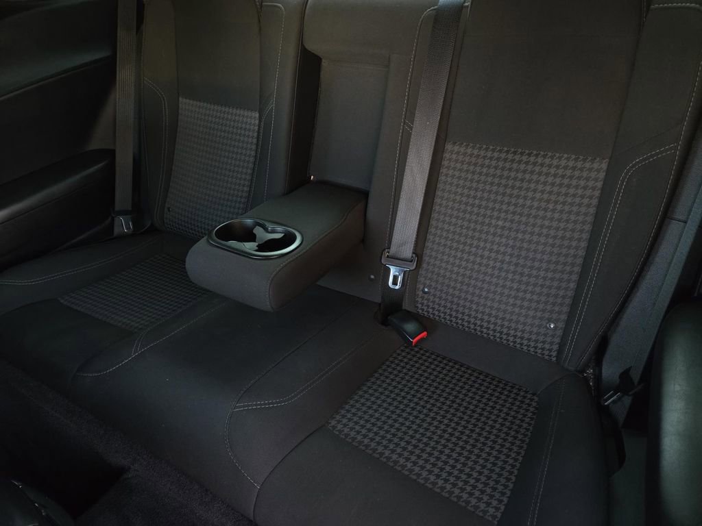 Used 2018 Dodge Challenger R/T image 10