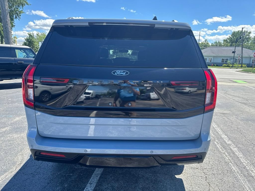 Used 2025 Ford Expedition Tremor AWD/4WD image 5