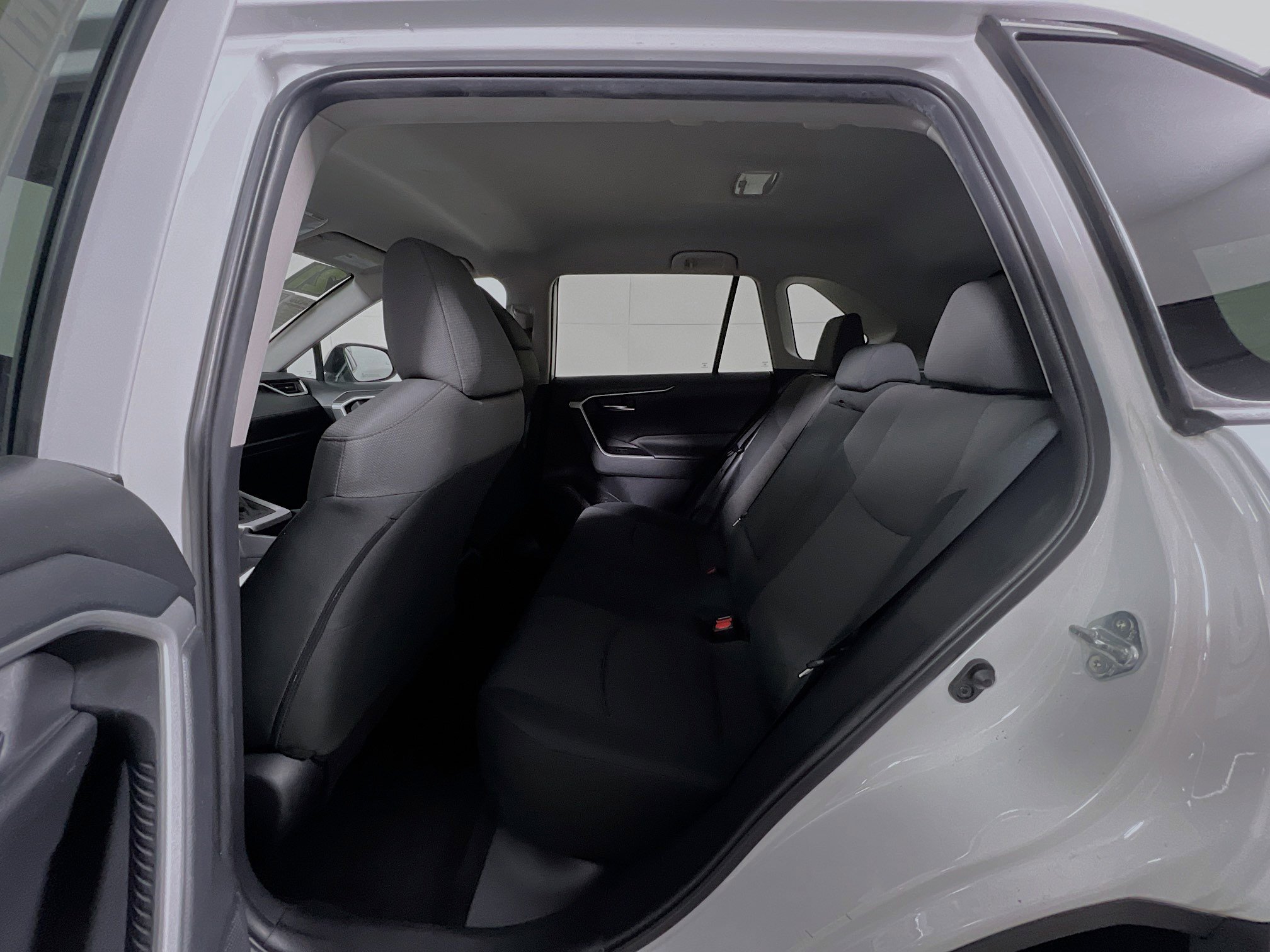 Used 2021 Toyota RAV4 XLE image 29