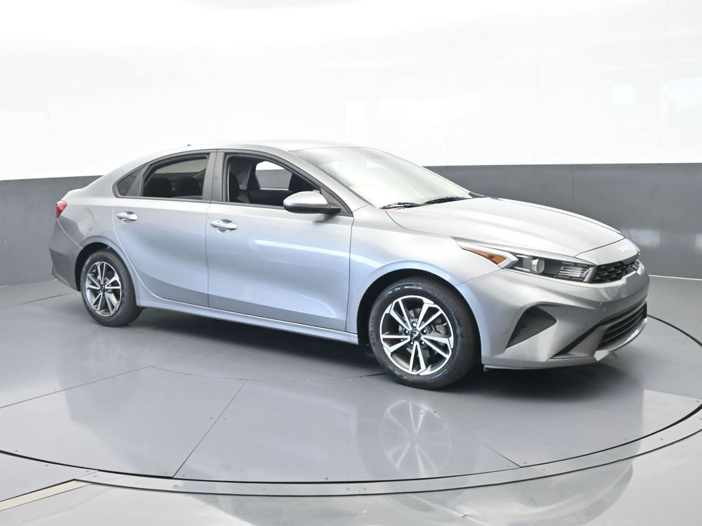 Used 2023 Kia Forte LXS image 8