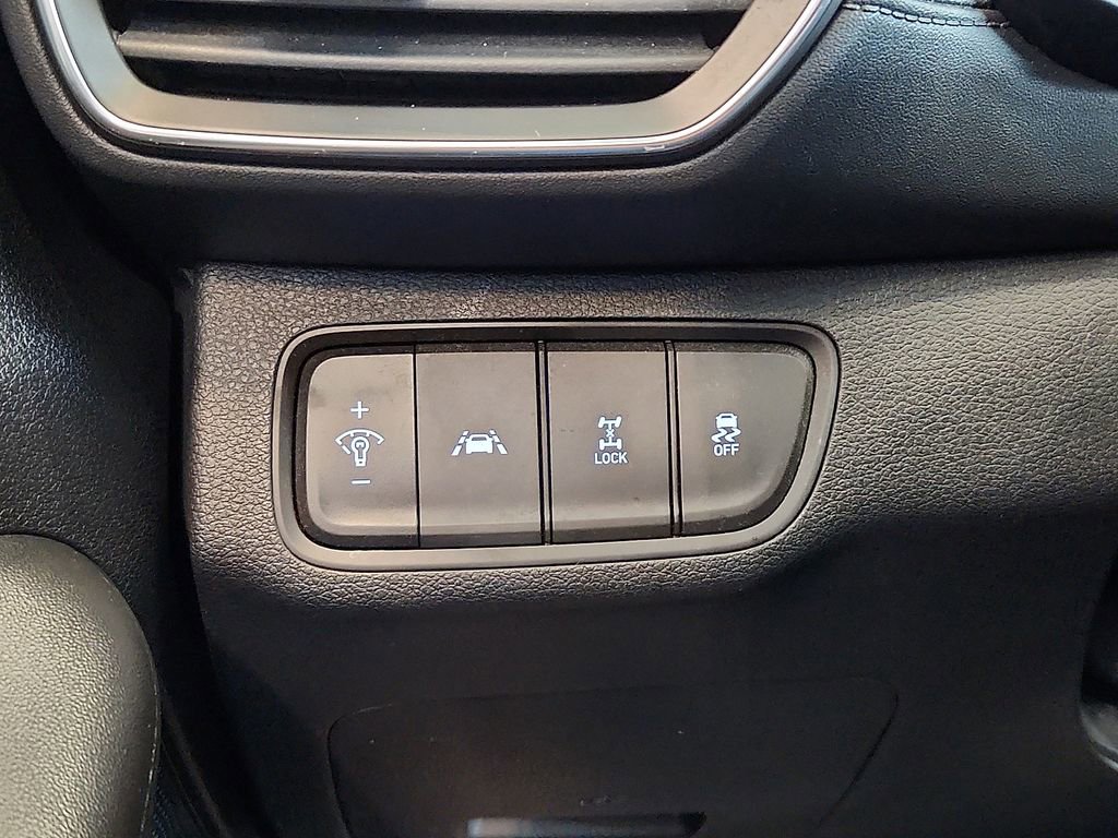 Used 2020 Hyundai Santa Fe SE image 26