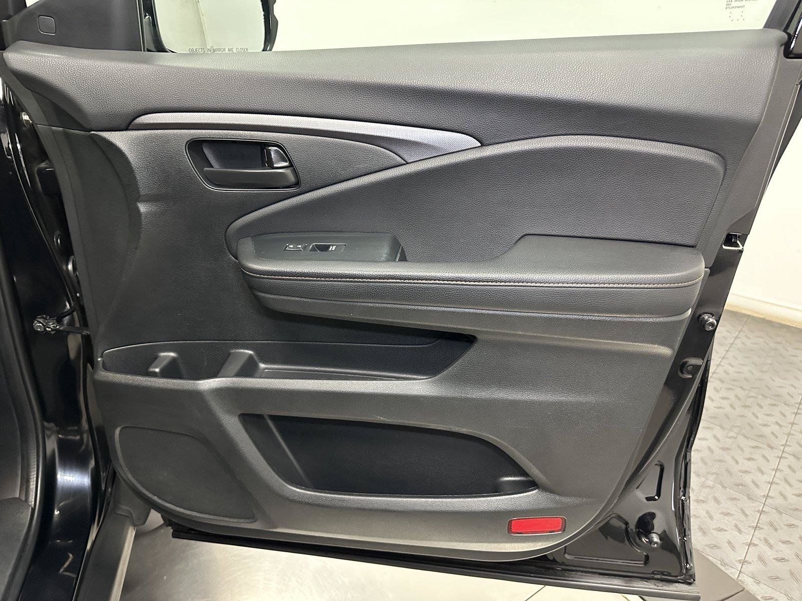 Certified 2023 Honda Passport TrailSport image 37