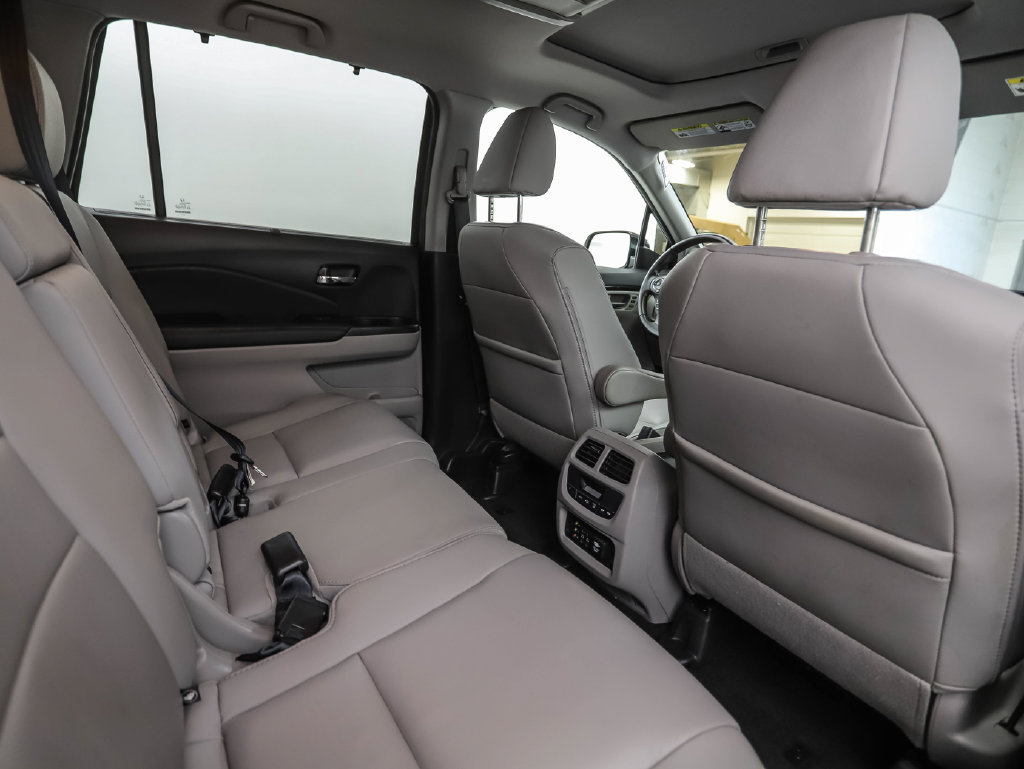 Used 2018 Honda Pilot Touring image 28
