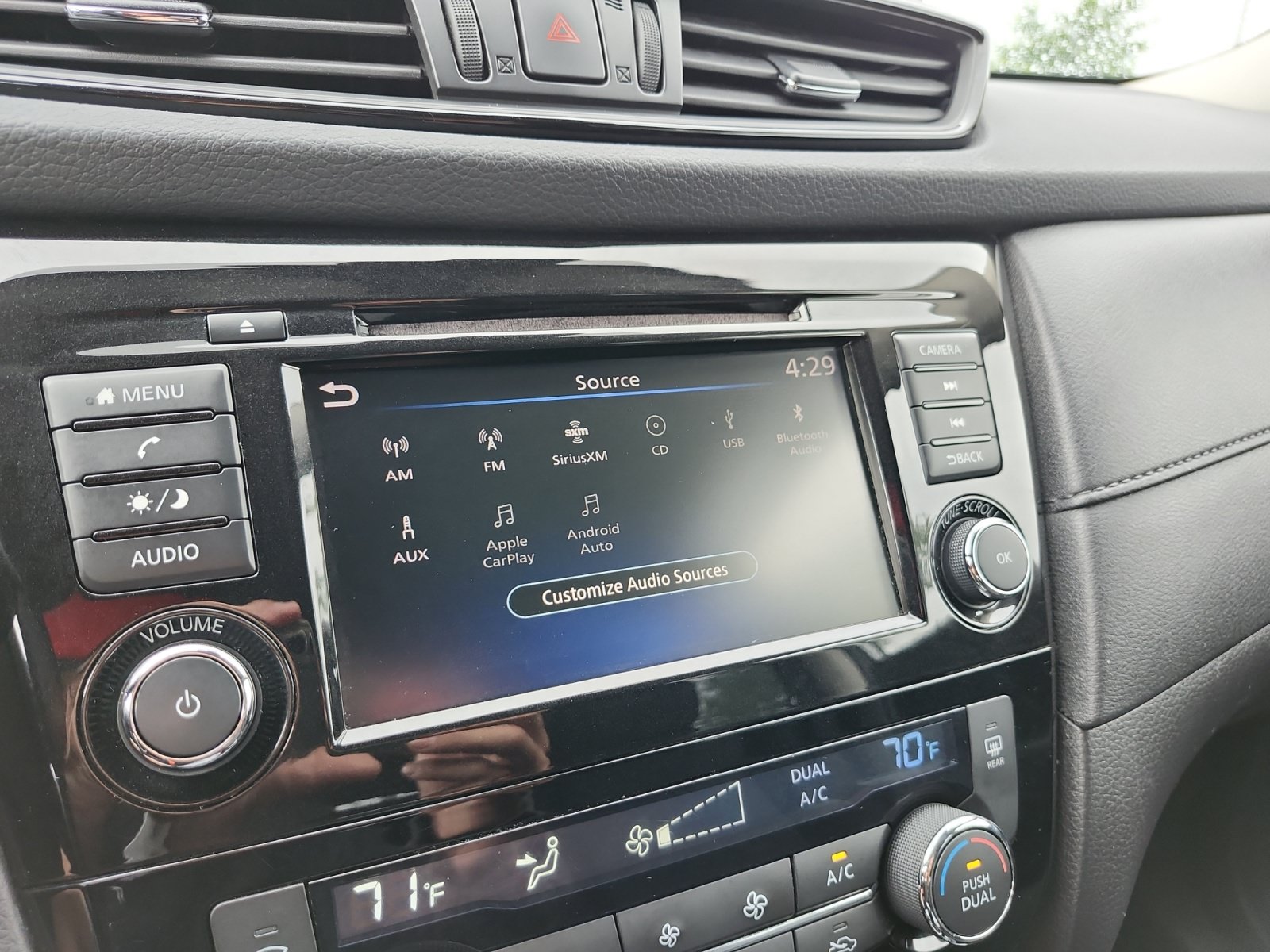 Used 2020 Nissan Rogue SV AWD/4WD image 18