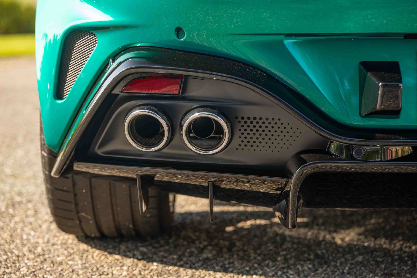 New 2026 Aston Martin V8 Vantage S RWD image 15