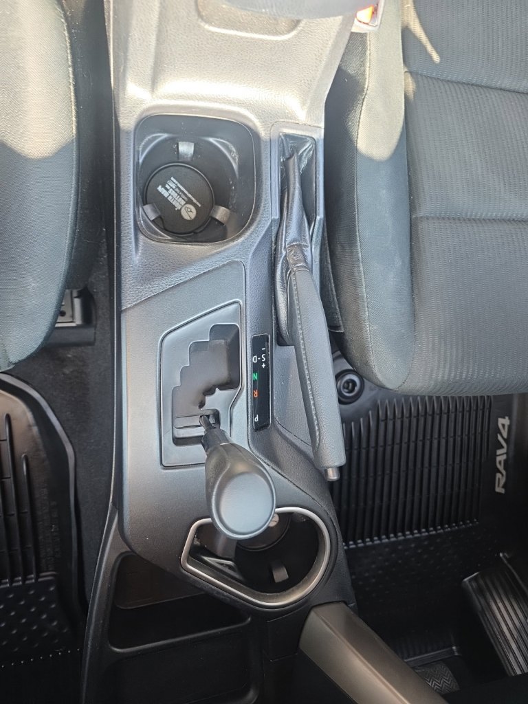 Used 2018 Toyota RAV4 LE w/ All Weather Liner Package FWD image 36