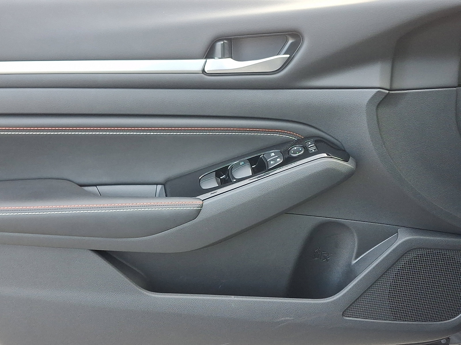 Used 2023 Nissan Altima 2.0 SR image 13