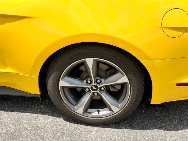 Used 2016 Ford Mustang Convertible w/ Equipment Group 051A RWD image 31