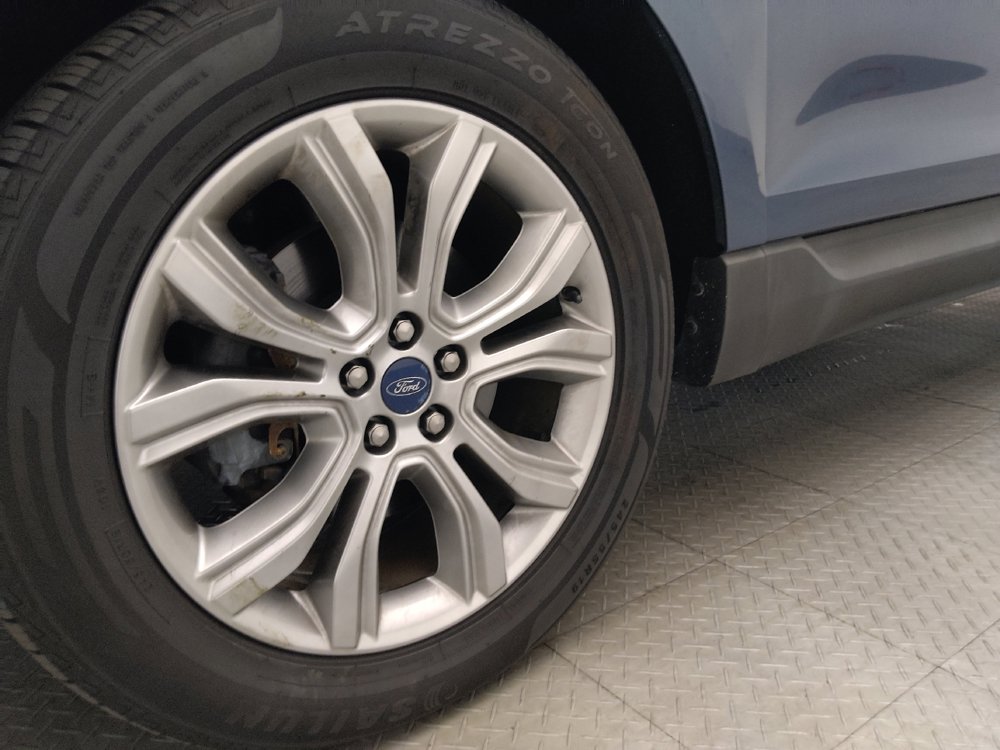 Used 2019 Ford Edge Titanium FWD image 31