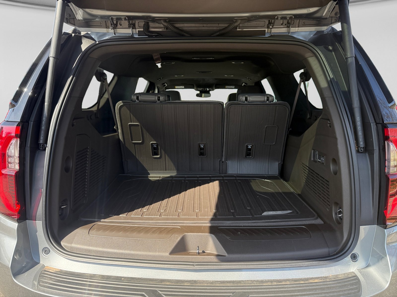 New 2026 GMC Yukon XL Elevation w/ LPO, Floor Liner Package image 19