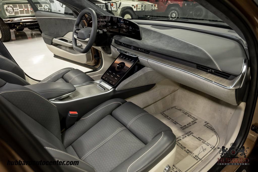 Used 2022 Lucid Air Dream Edition image 27