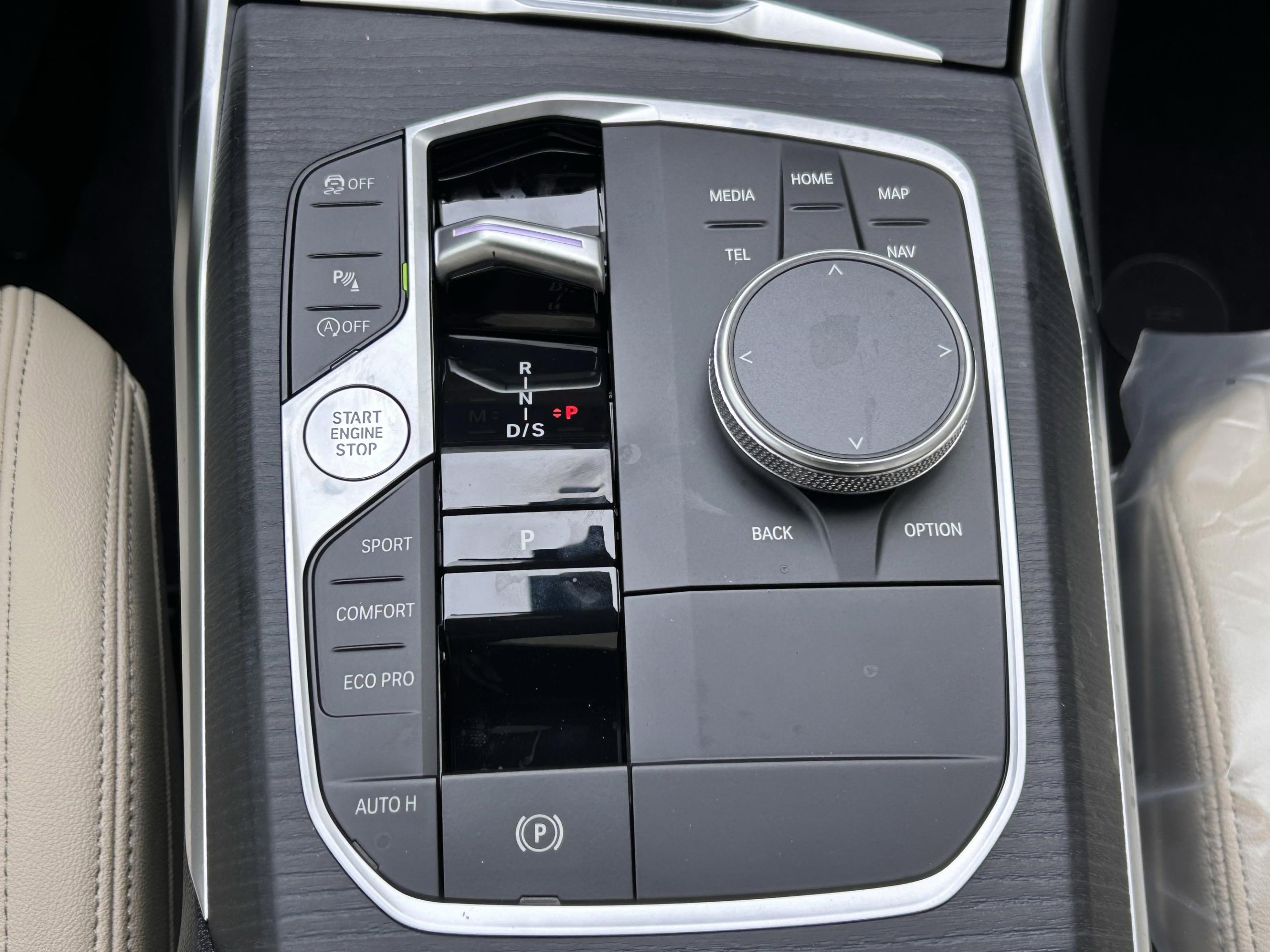 Used 2026 BMW 330i Sedan w/ Premium Package image 14