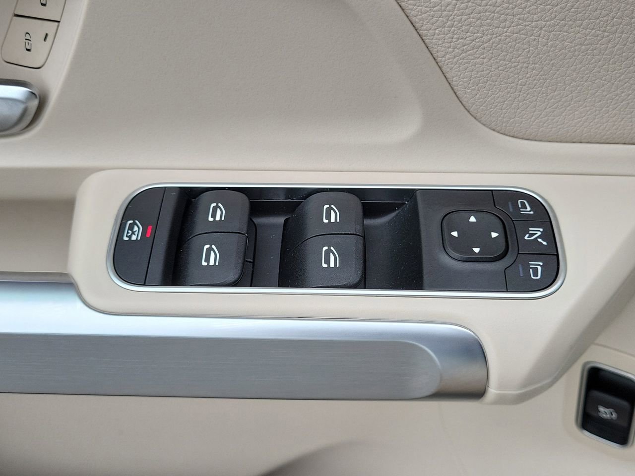 Certified 2022 Mercedes-Benz GLB 250 image 26
