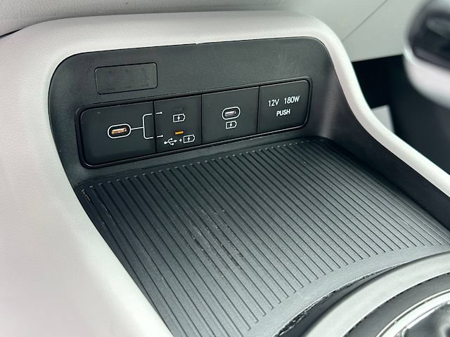 Used 2024 Hyundai Kona SEL AWD/4WD image 25