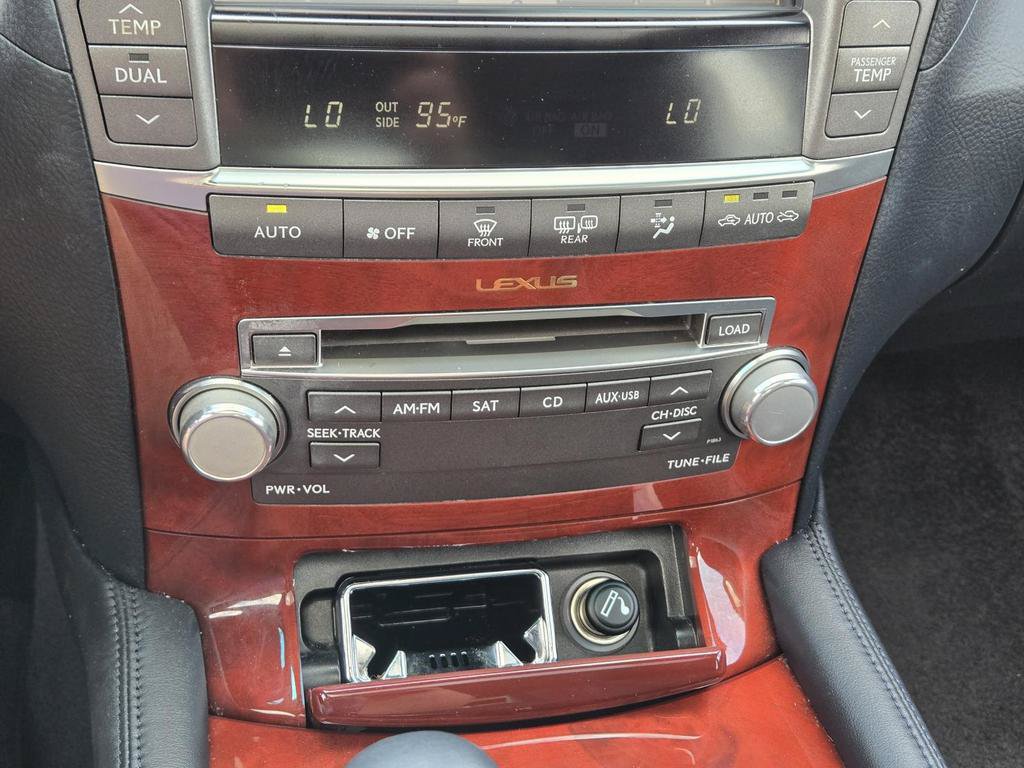 Used 2011 Lexus LS 460 w/ Comfort Pkg RWD image 28