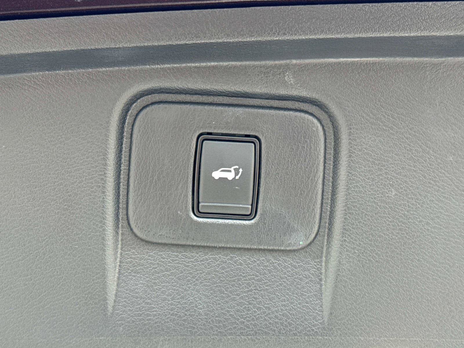 Used 2022 Nissan Murano SL w/ Cargo Package image 13