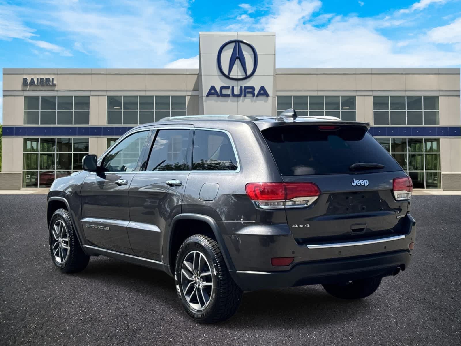 Used 2018 Jeep Grand Cherokee Limited AWD/4WD image 3