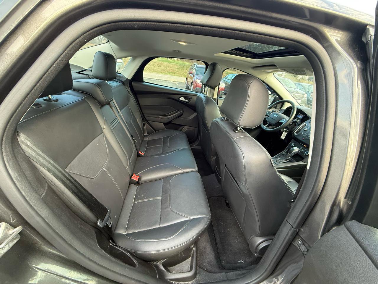 Used 2015 Ford Focus SE w/ Equipment Group 201A image 23