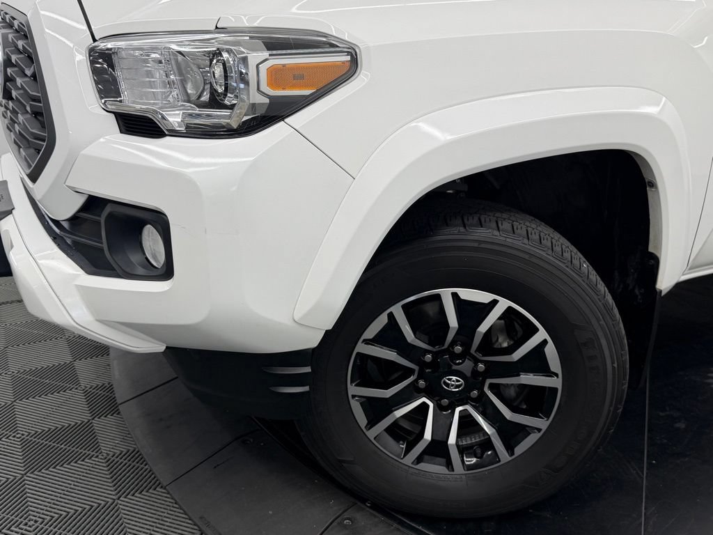 Certified 2021 Toyota Tacoma TRD Sport w/ Technology Package AWD/4WD image 5
