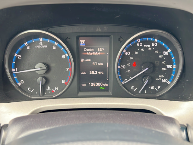 Used 2018 Toyota RAV4 XLE FWD image 25
