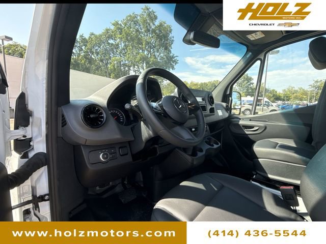 Used 2025 Mercedes-Benz Sprinter 2500 image 10