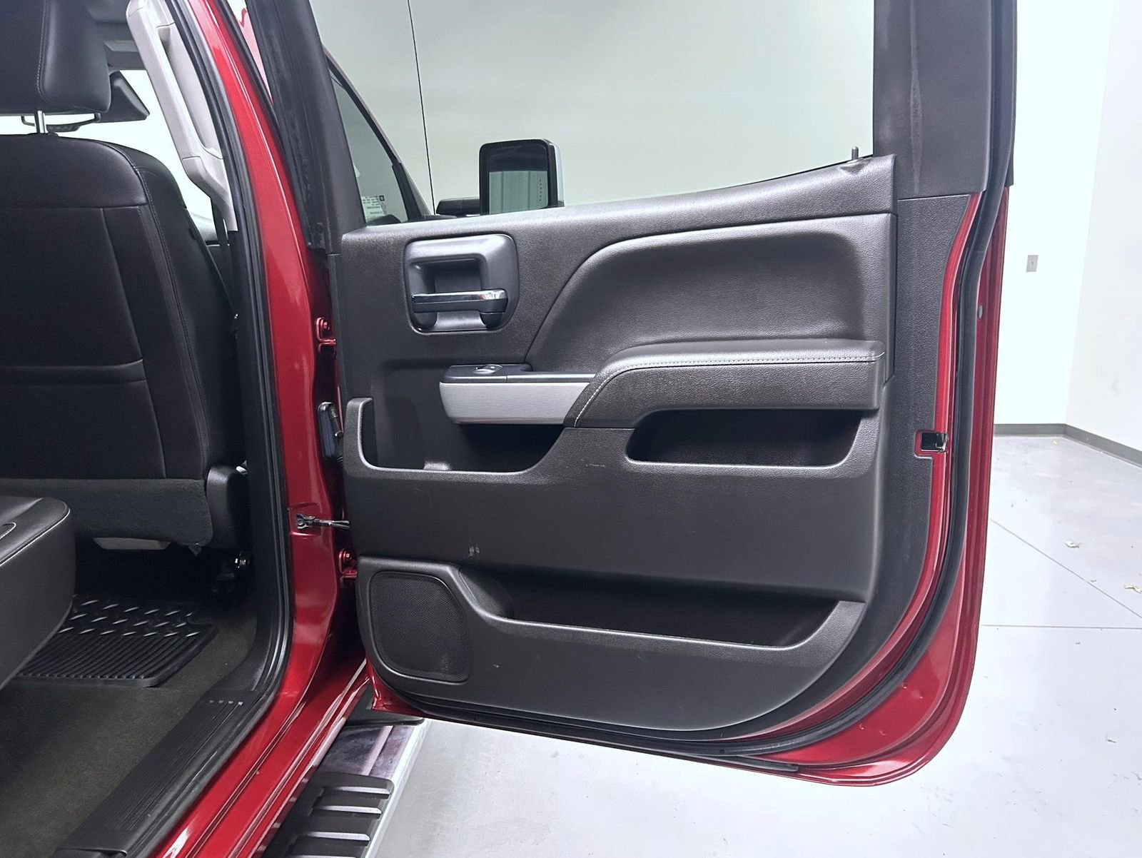 Used 2018 Chevrolet Silverado 2500 LTZ w/ Duramax Plus Package AWD/4WD image 17
