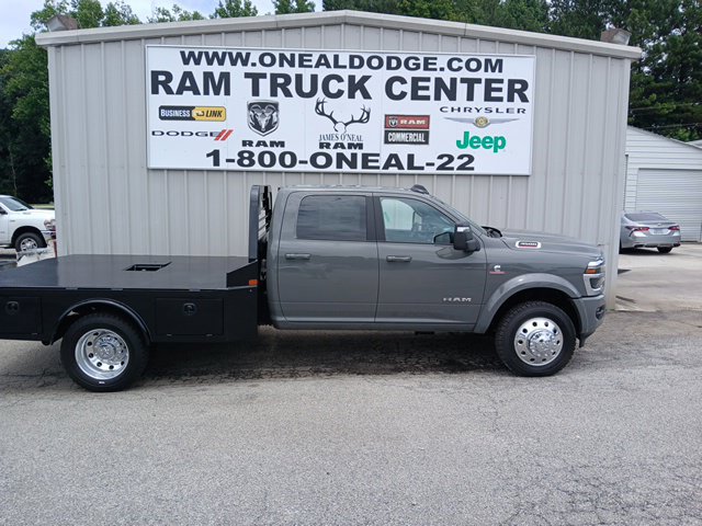 New 2026 RAM 4500 4x4 Crew Cab DRW w/ Laramie Trim Package image 2