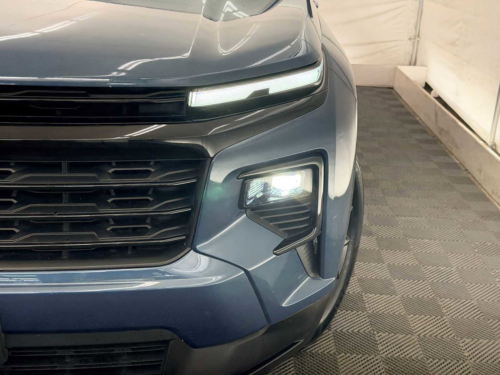 Used 2024 Chevrolet Traverse LS w/ Midnight/Sport Edition image 10