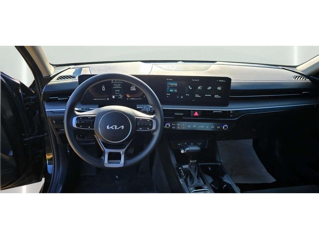 Used 2025 Kia K5 LXS FWD image 3