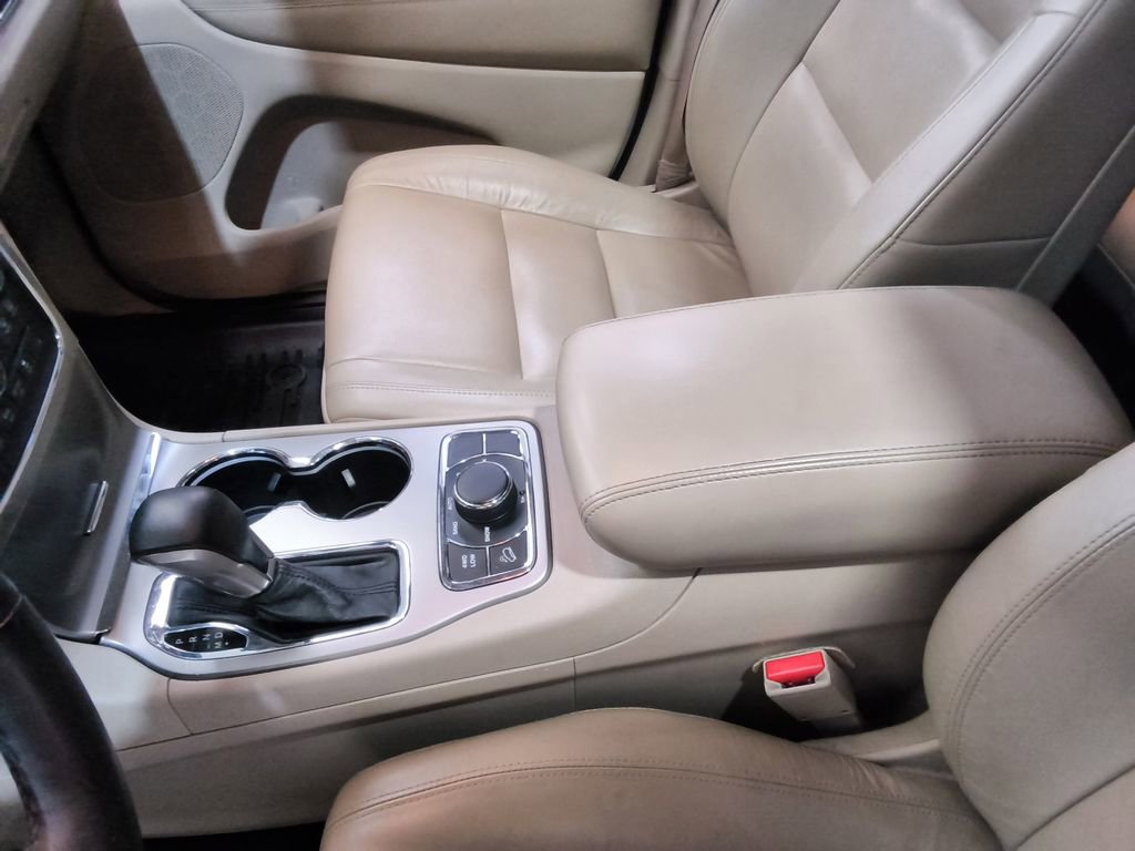 Used 2018 Jeep Grand Cherokee Limited image 19